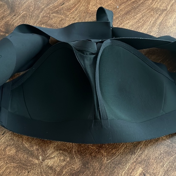 Black Lululemon bra 34 C - Picture 5 of 5